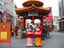 中華街のこの2体の人形を見ることが出来ると運が良いらしいよ！！