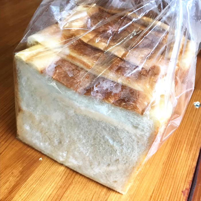 北海道の「ホロシリコムギ」とハンガリーの「GK-Szemes」という小麦を掛け合わせて作られた小麦を使用！もっちり甘い『キタノカオリ食パン』