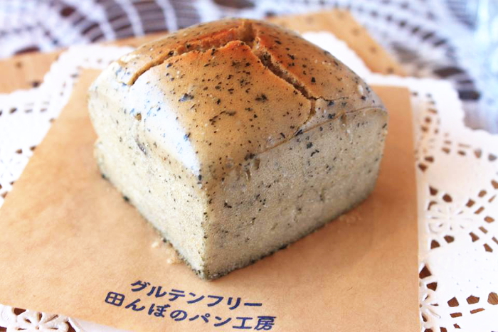 100%グルテンフリー大分産米粉パン『杜仲茶黒糖パン』